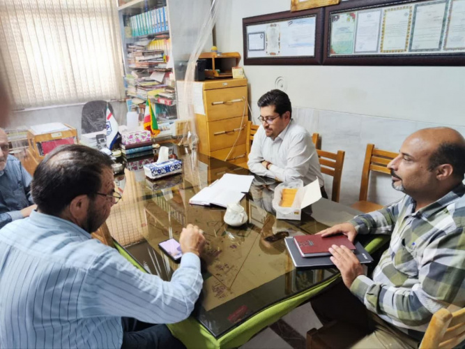 جلسه راهبردی رئیس و عضو شورای پژوهشی بیمارستان با رئیس و مدیر انجمن خیریه حمایت از بیماران کلیوی استان